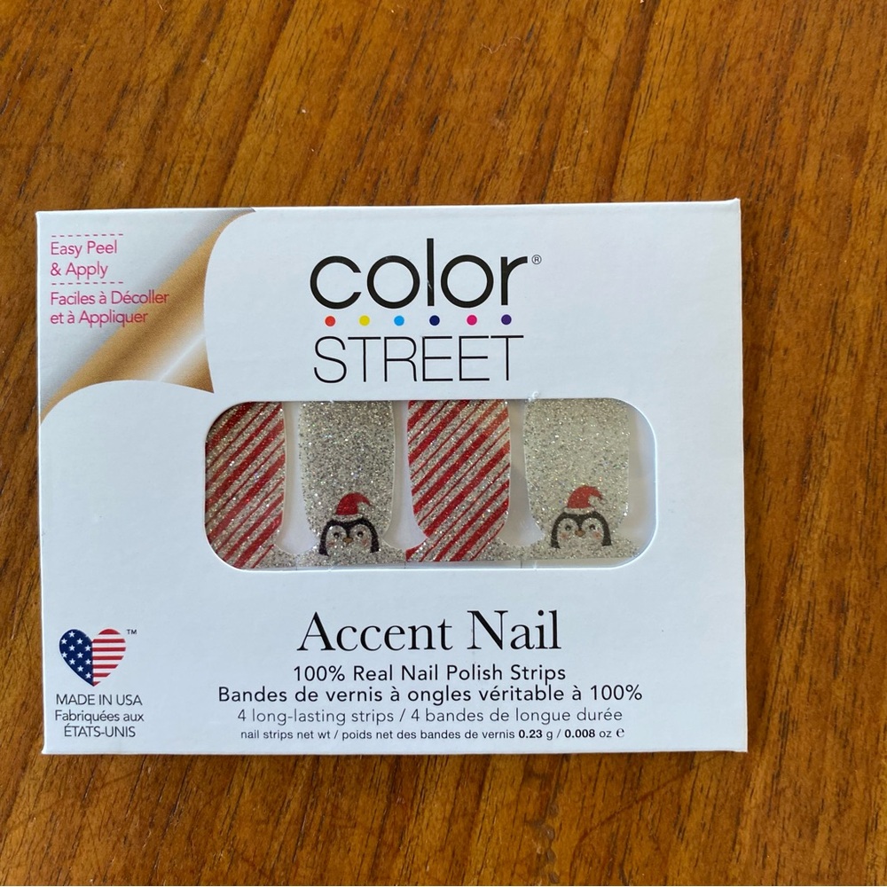Color Street Holiday Accent Nail Strips NWT “Mr Waddles”